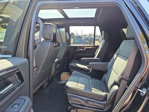 New 2026 GMC Yukon Elevation w/ Elevation Premium Package AWD/4WD image 6