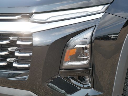 Used 2025 Chevrolet Equinox LT w/ Convenience Package II AWD/4WD image 16