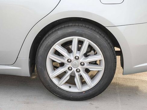 Used 2015 Toyota Avalon XLE image 11