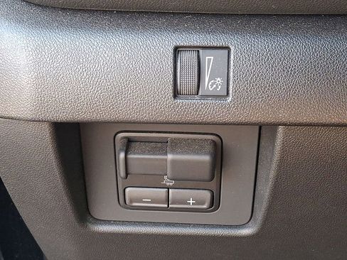 Used 2023 Chevrolet Colorado LT w/ LT Convenience Package image 28