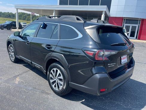 Used 2023 Subaru Outback Premium AWD/4WD image 4