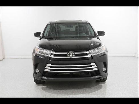 Used 2019 Toyota Highlander Limited AWD/4WD image 2