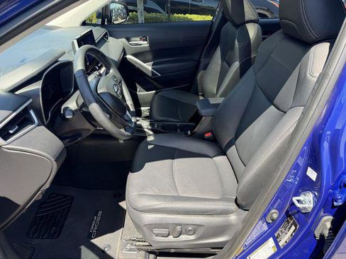 Certified 2025 Toyota Corolla Cross XLE w/ Convenience Package FWD image 18