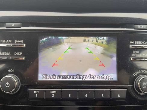 Used 2017 Nissan Rogue S image 16