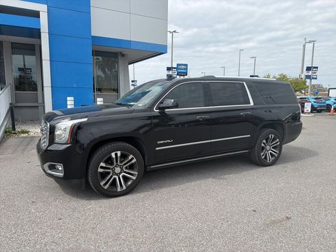 Used 2018 GMC Yukon XL Denali w/ Enhanced Security Package image 17