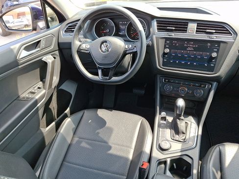 Used 2021 Volkswagen Tiguan SE w/ Panoramic Sunroof Package AWD/4WD image 14