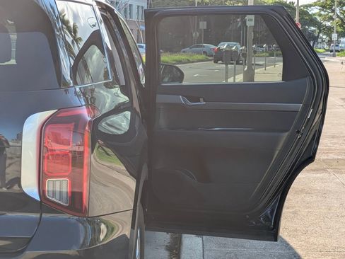 Used 2024 Hyundai Palisade SEL FWD image 12