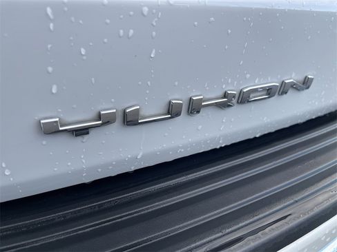 Used 2021 GMC Yukon XL SLT image 32