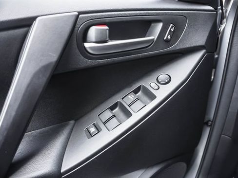 Used 2013 MAZDA MAZDA3 i Touring FWD image 11