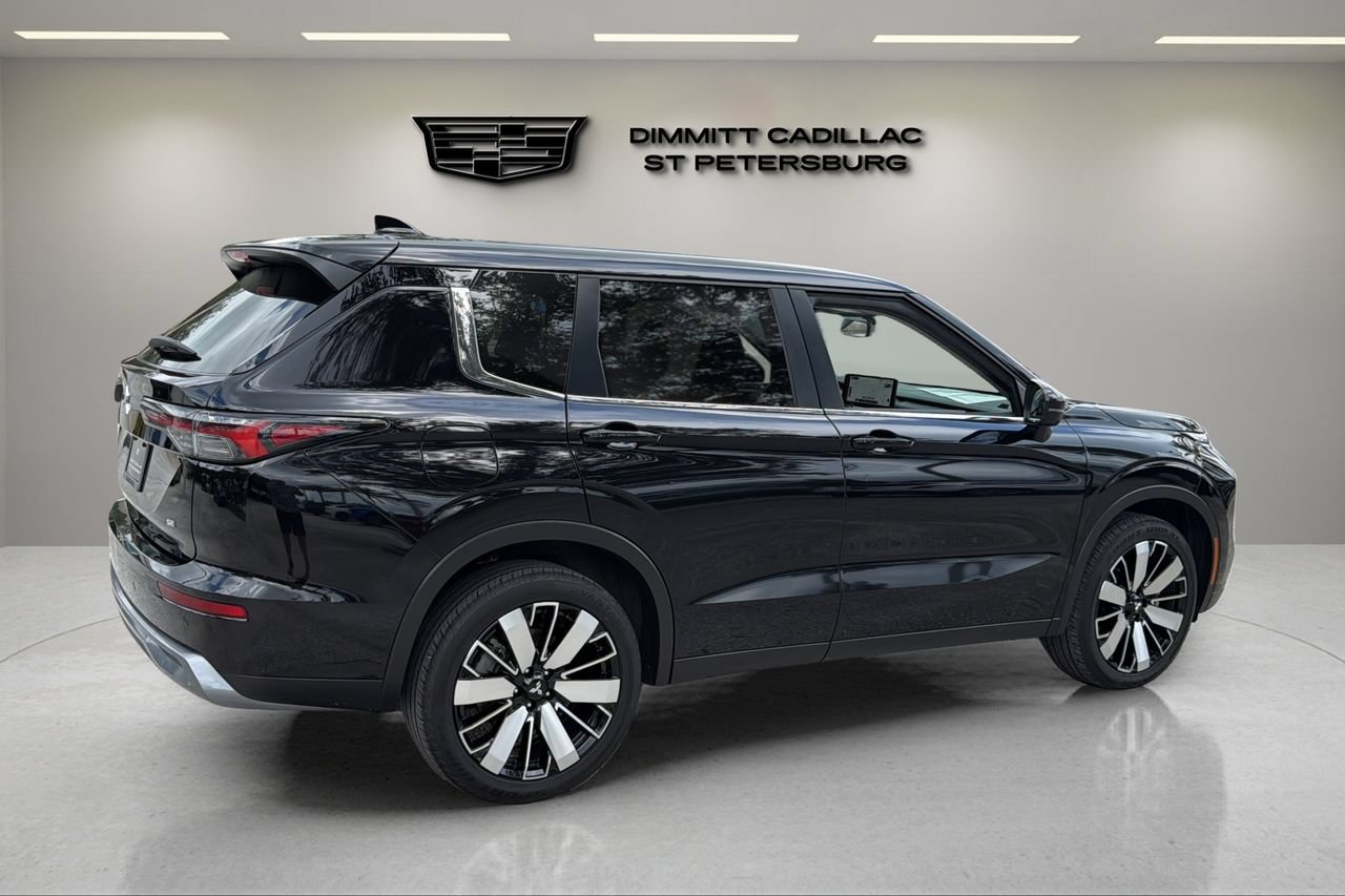 Used 2025 Mitsubishi Outlander SE FWD image 5