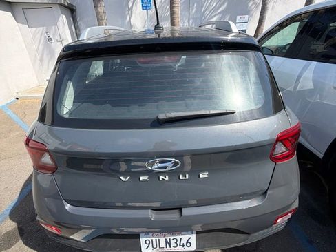 Used 2025 Hyundai Venue Limited FWD image 8