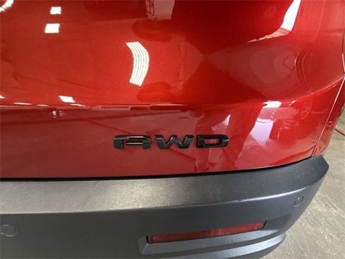 Used 2023 GMC Acadia SLE w/ Driver Convenience Package image 60