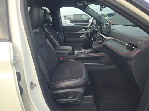 Used 2025 Ford Explorer ST AWD/4WD image 5