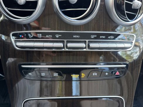 Used 2021 Mercedes-Benz GLC 300 image 44