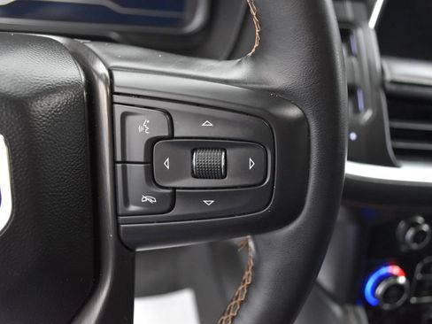 Used 2023 GMC Yukon XL AT4 image 8