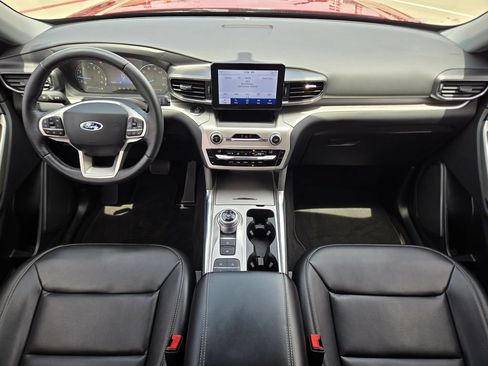 Used 2021 Ford Explorer XLT w/ Equipment Group 202A RWD image 14
