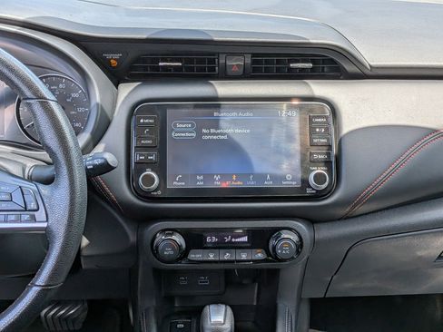 Used 2022 Nissan Kicks SR w/ Interior Electronics Package FWD image 19