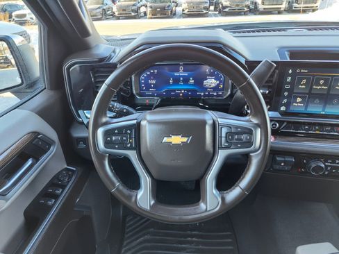 Used 2025 Chevrolet Silverado 1500 LT image 13