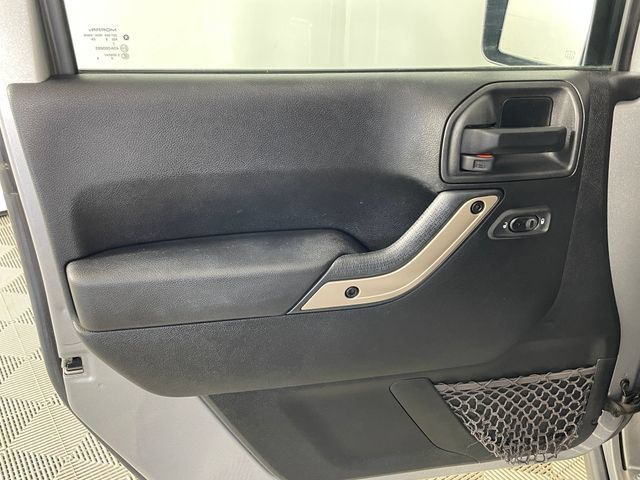 Used 2017 Jeep Wrangler Unlimited Sahara AWD/4WD image 14