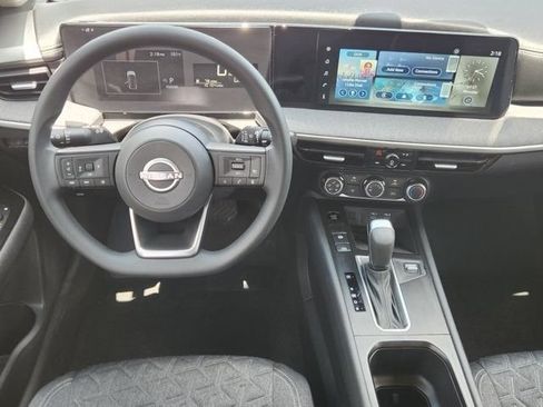 Used 2025 Nissan Kicks SV w/ Illumination Package FWD image 27
