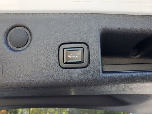 Certified 2022 Chevrolet Equinox RS w/ LPO, Floor Liner Package image 12