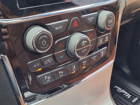 Used 2020 Jeep Grand Cherokee Summit AWD/4WD image 11