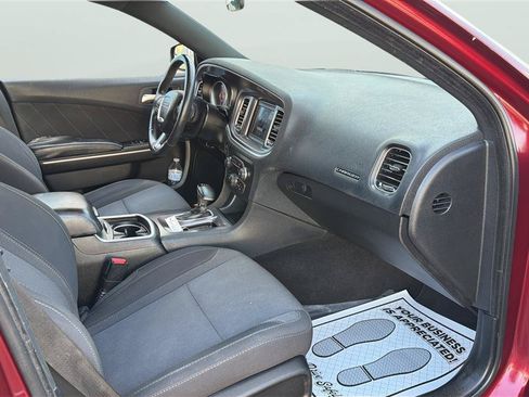 Used 2019 Dodge Charger SXT RWD image 15