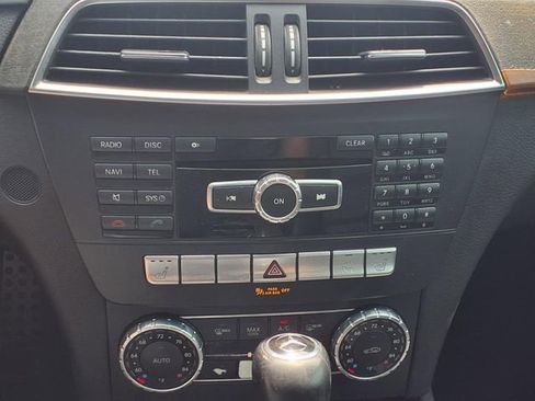 Used 2014 Mercedes-Benz C 250 Luxury image 16