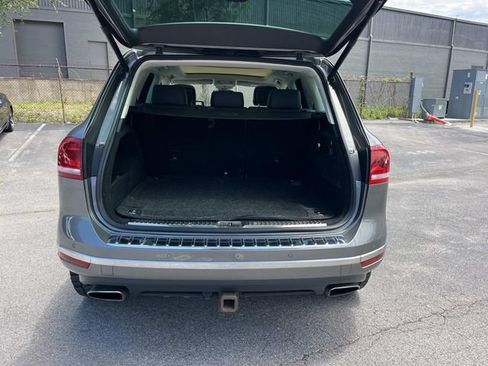 Used 2016 Volkswagen Touareg TDI AWD/4WD image 13