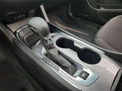 Used 2024 Chevrolet Malibu LT image 17