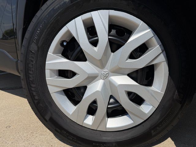 Certified 2025 Toyota Corolla Cross L FWD image 8