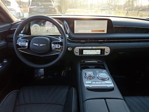 Certified 2025 Genesis G90 3.5T image 15