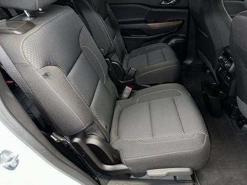 Certified 2023 GMC Acadia SLE w/ Driver Convenience Package image 29