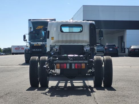 New 2026 Isuzu NPR RWD image 6
