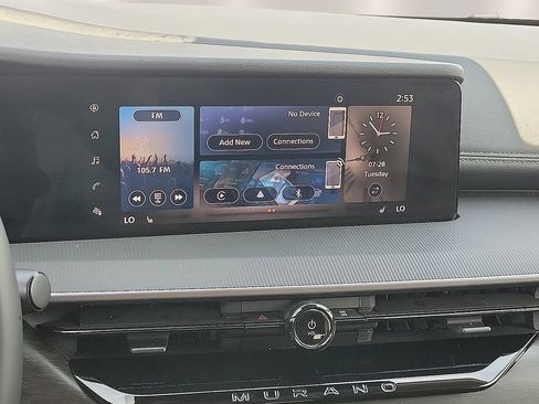 Used 2025 Nissan Murano SV AWD/4WD image 15