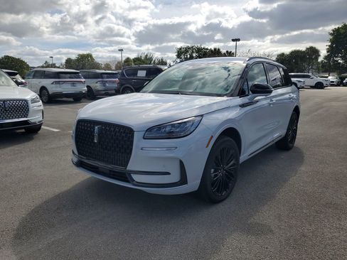 New 2026 Lincoln Corsair Premiere AWD/4WD image 2