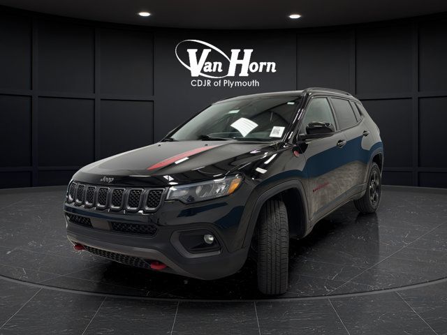 Used 2023 Jeep Compass Trailhawk w/ Trailer Tow Group AWD/4WD image 3
