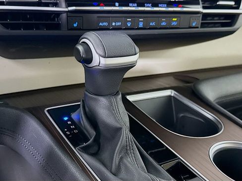 Certified 2023 Toyota Sienna XLE AWD/4WD image 10