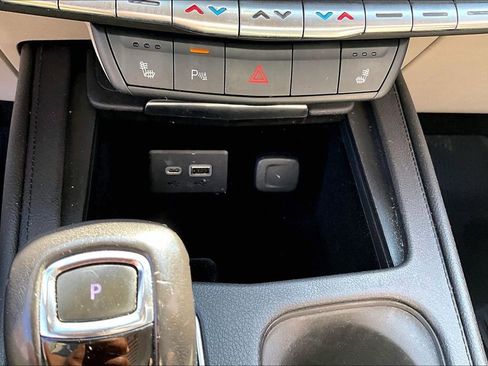 Used 2019 Cadillac XT4 Luxury w/ Trailering Package FWD image 16