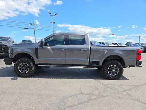 Used 2023 Ford F250 Lariat w/ Lariat Ultimate Package AWD/4WD image 3