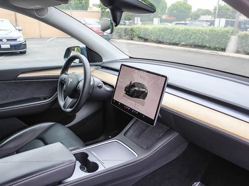 Used 2023 Tesla Model Y Long Range AWD/4WD image 21