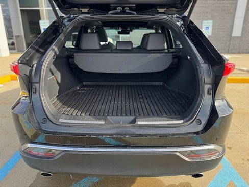 Used 2024 Toyota Venza Limited image 25