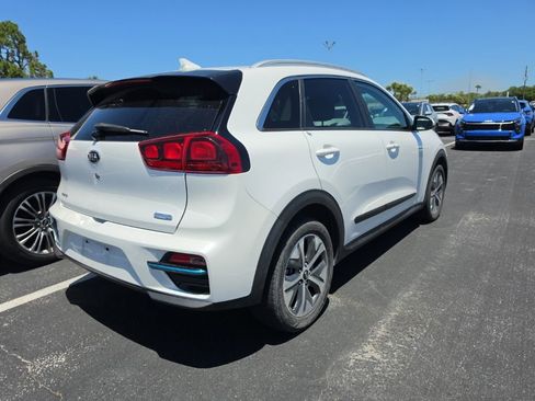 Used 2019 Kia Niro EX FWD image 10