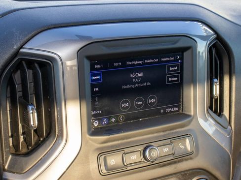 Used 2021 Chevrolet Silverado 1500 Custom AWD/4WD image 29