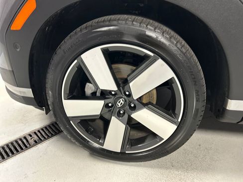 Used 2025 Hyundai Santa Fe Limited FWD image 9