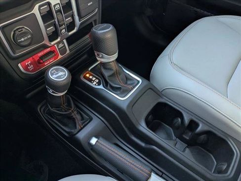 Used 2021 Jeep Gladiator Mojave AWD/4WD image 12