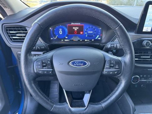 Used 2020 Ford Escape Titanium image 10