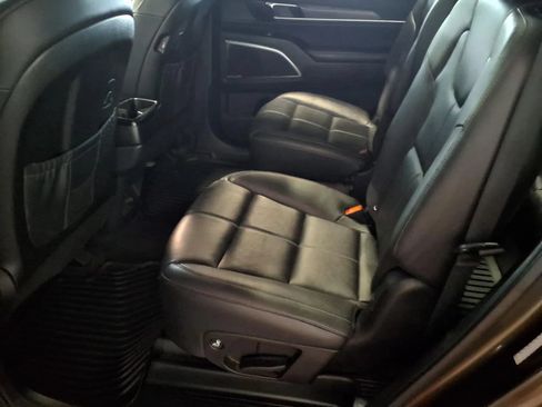 Used 2021 Kia Telluride SX w/ Nightfall Edition Package AWD/4WD image 15