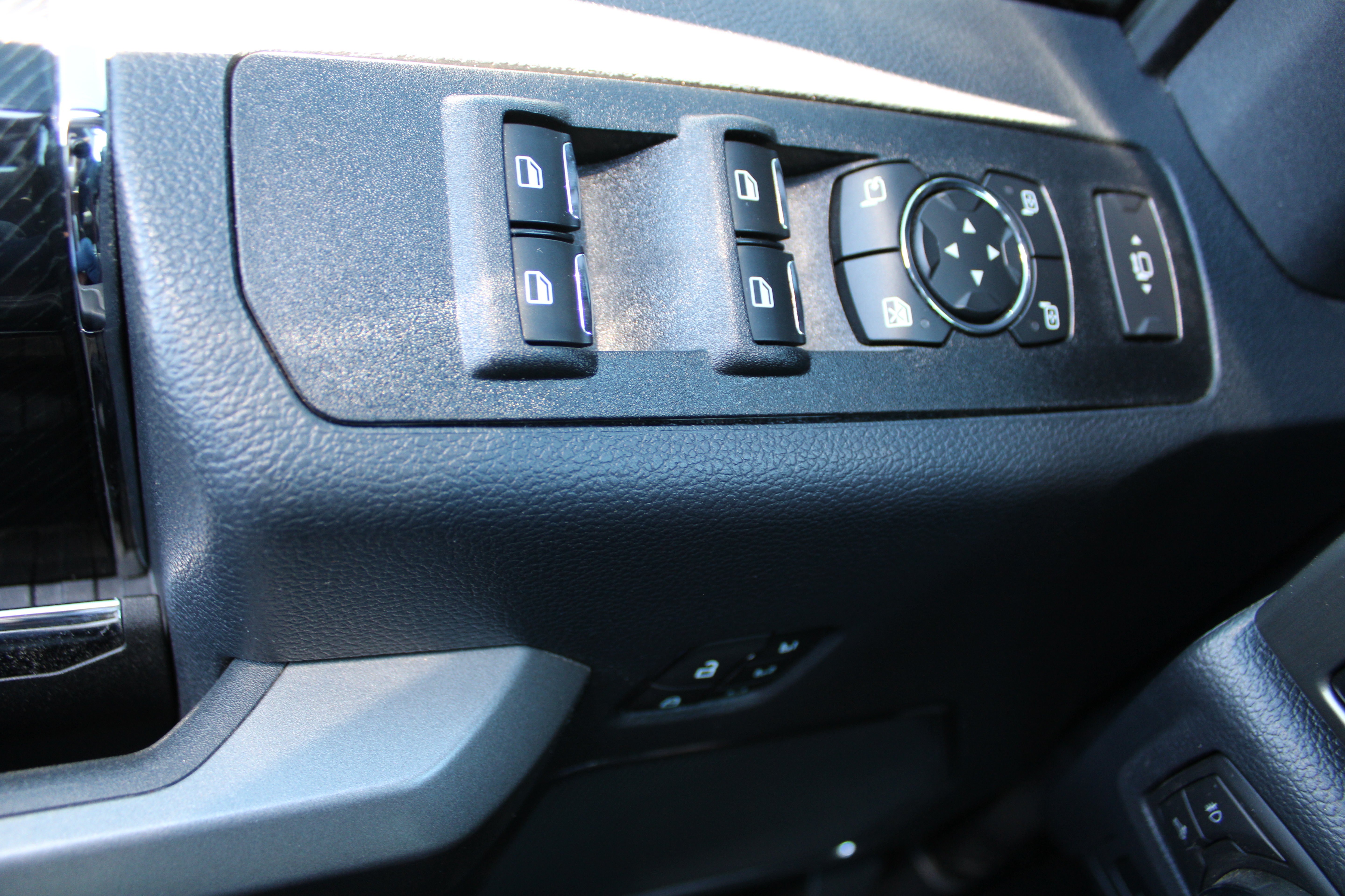 Used 2022 Ford F450 Platinum w/ FX4 Off-Road Package AWD/4WD image 27