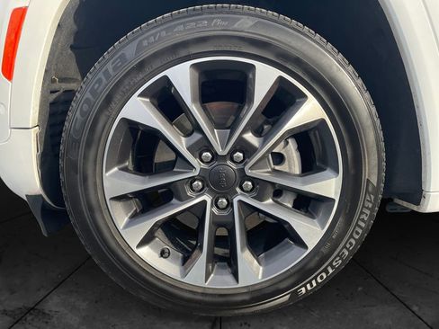 Used 2022 Jeep Grand Cherokee Overland w/ Luxury Tech Group IV image 14